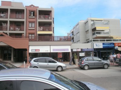 Local En Península