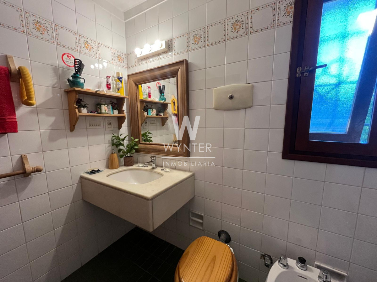Terreno ID.5637 - Terreno con casa apto para fin comercial