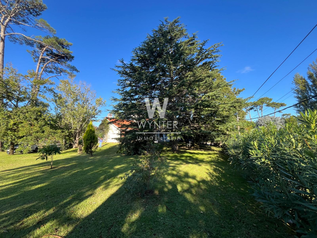 Terreno ID.5637 - Terreno con casa apto para fin comercial