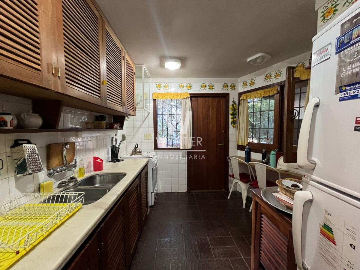 Terreno ID.5637 - Terreno con casa apto para fin comercial