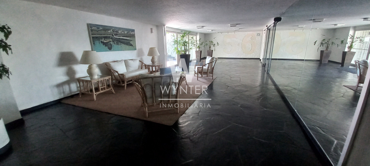 Apartamento ID.6617 - Apartamento en venta 2 dormitorios frente al puerto de Punta del Este
