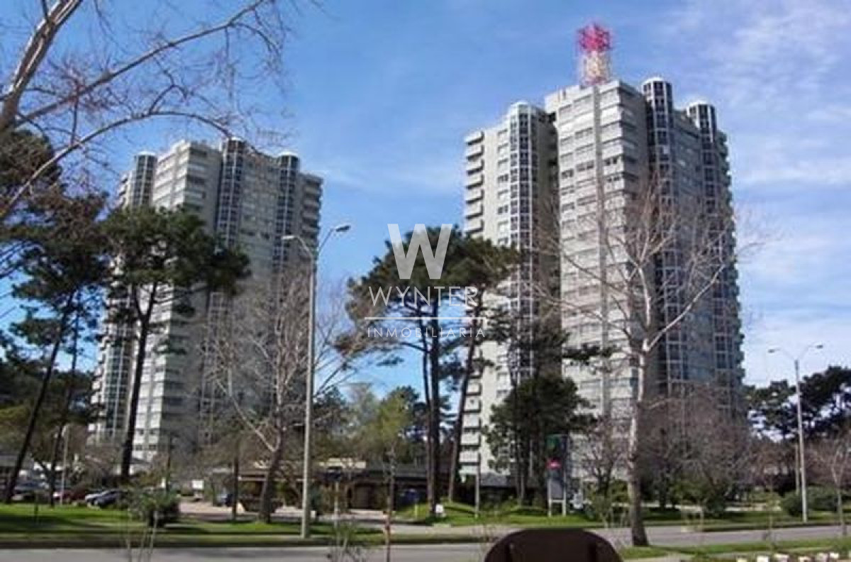 Apartamento ID.6148 - Apartamento en venta 3 dormitorios en Roosevelt Center 