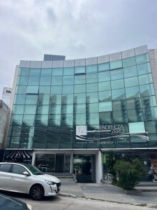 Alquiler oficina o consultorio , próximo a WTC