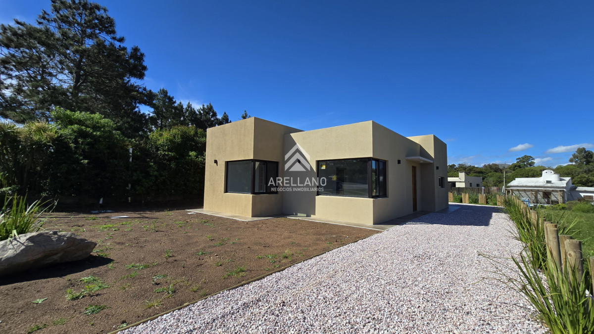 Casa ID.5182 - Casa Venta A Estrenar de 3 Dormitorios 2 Baños en Playa Hermosa - RENACER
