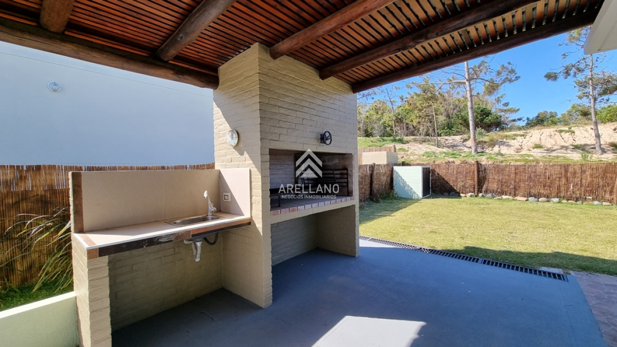 Casa ID.5161 - Casa Venta 2 Dormitorios 2 Baños, Piscina en Punta Colorada - P. MARTILLO