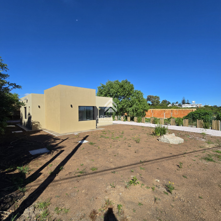Casa ID.5182 - Casa Venta A Estrenar de 3 Dormitorios 2 Baños en Playa Hermosa - RENACER