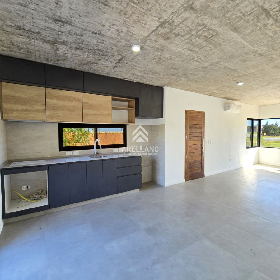 Casa ID.5182 - Casa Venta A Estrenar de 3 Dormitorios 2 Baños en Playa Hermosa - RENACER