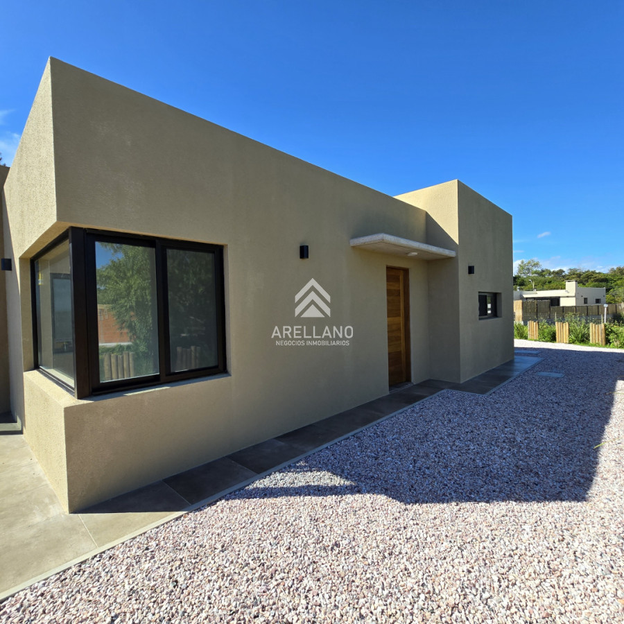 Casa ID.5182 - Casa Venta A Estrenar de 3 Dormitorios 2 Baños en Playa Hermosa - RENACER