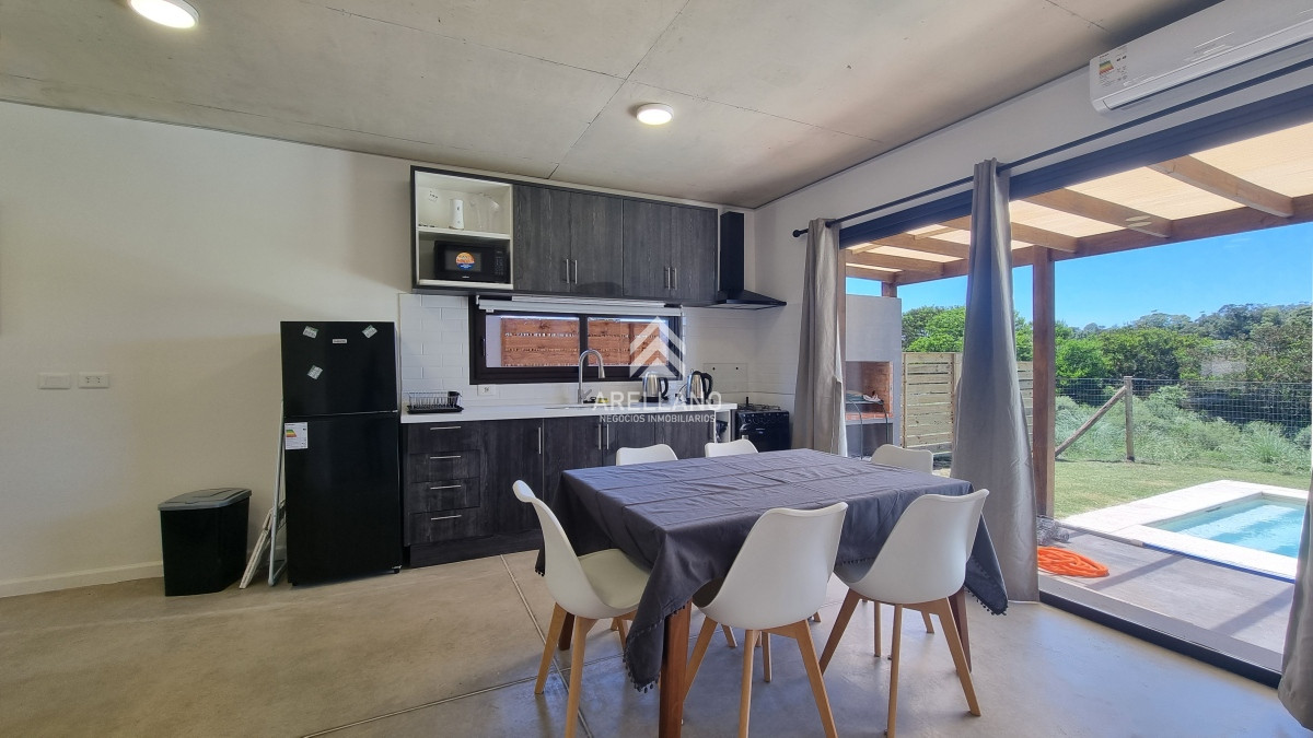 Casa ID.5160 - Casa Venta 2 Dormitorios 2 Baños, Piscina en Punta Colorada - LINK PC II