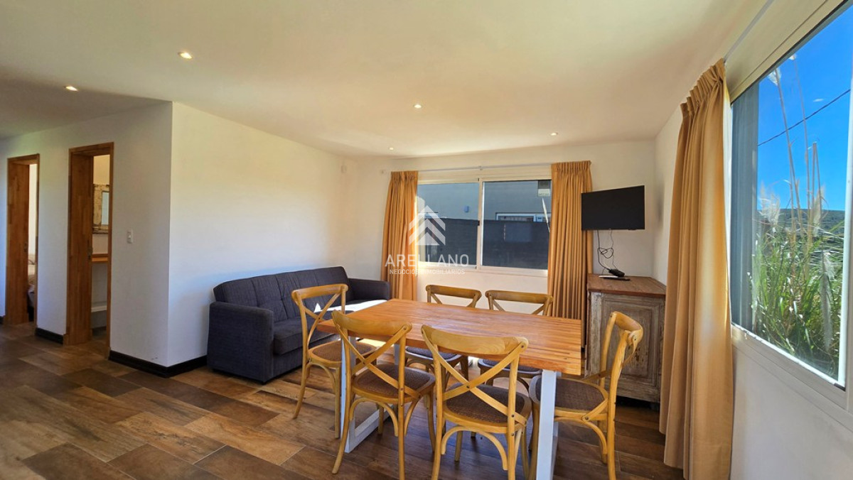 Casa ID.5159 - Casa Venta 2 Dormitorios 2 Baños, Piscina en Punta Colorada - LAZURITA