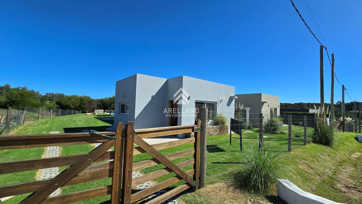 Casa ID.5159 - Casa Venta 2 Dormitorios 2 Baños, Piscina en Punta Colorada - LAZURITA