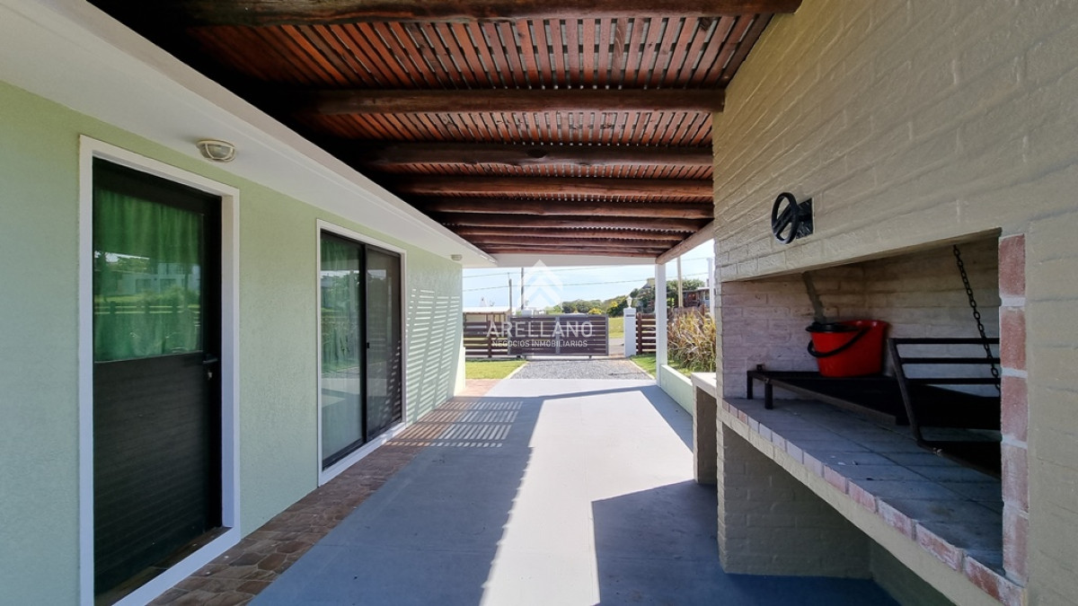 Casa ID.5161 - Casa Venta 2 Dormitorios 2 Baños, Piscina en Punta Colorada - P. MARTILLO