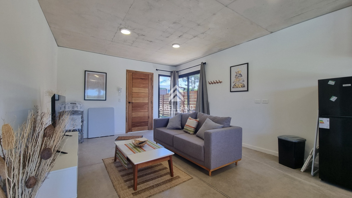 Casa ID.5160 - Casa Venta 2 Dormitorios 2 Baños, Piscina en Punta Colorada - LINK PC II