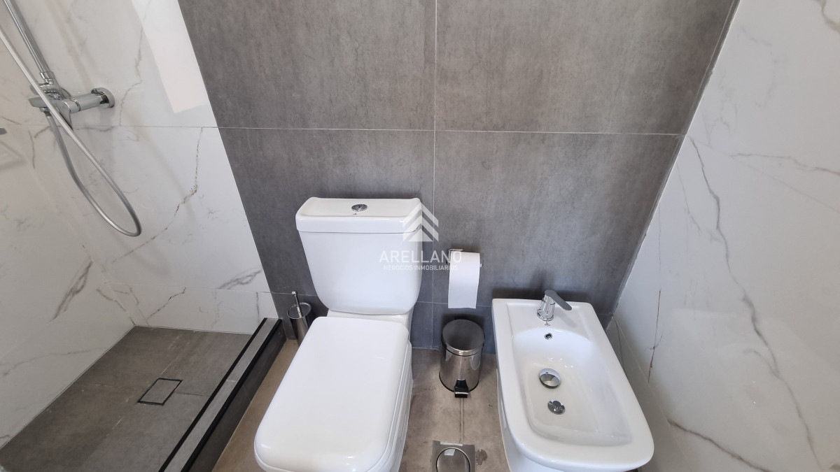 Casa ID.5160 - Casa Venta 2 Dormitorios 2 Baños, Piscina en Punta Colorada - LINK PC II