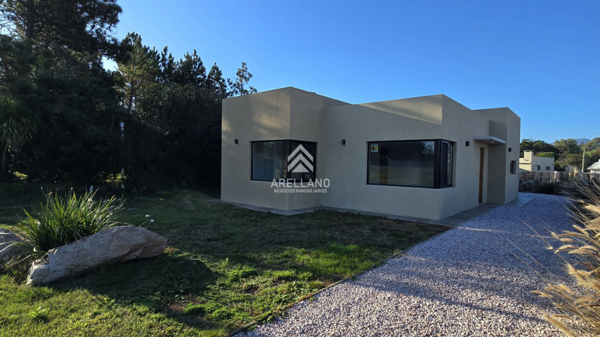 Casa ID.5182 - Casa Venta A Estrenar de 3 Dormitorios 2 Baños en Playa Hermosa - RENACER