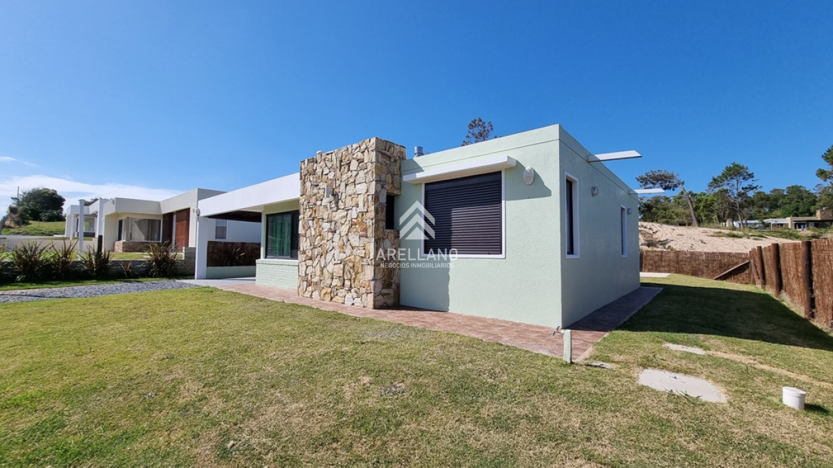 Casa ID.5161 - Casa Venta 2 Dormitorios 2 Baños, Piscina en Punta Colorada - P. MARTILLO