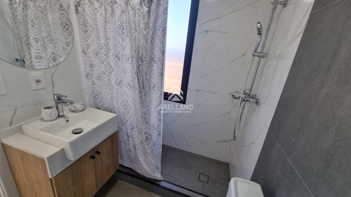 Casa ID.5160 - Casa Venta 2 Dormitorios 2 Baños, Piscina en Punta Colorada - LINK PC II