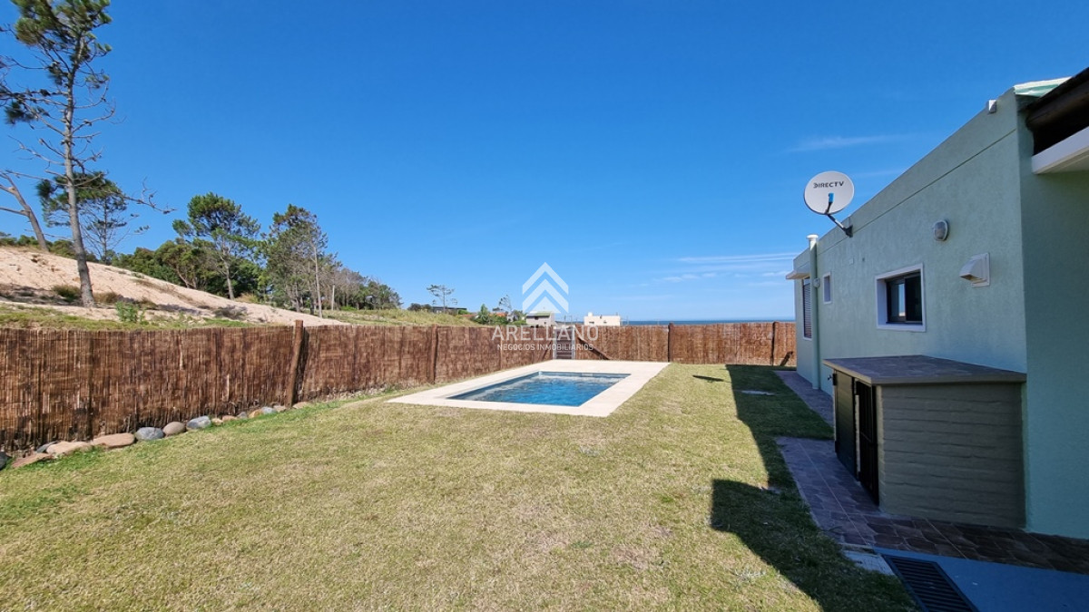 Casa ID.5161 - Casa Venta 2 Dormitorios 2 Baños, Piscina en Punta Colorada - P. MARTILLO