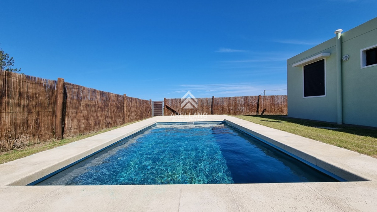 Casa ID.5161 - Casa Venta 2 Dormitorios 2 Baños, Piscina en Punta Colorada - P. MARTILLO