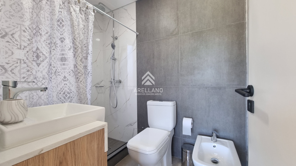 Casa ID.5160 - Casa Venta 2 Dormitorios 2 Baños, Piscina en Punta Colorada - LINK PC II