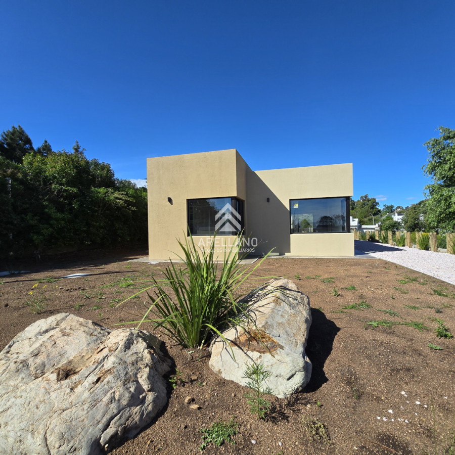 Casa ID.5182 - Casa Venta A Estrenar de 3 Dormitorios 2 Baños en Playa Hermosa - RENACER