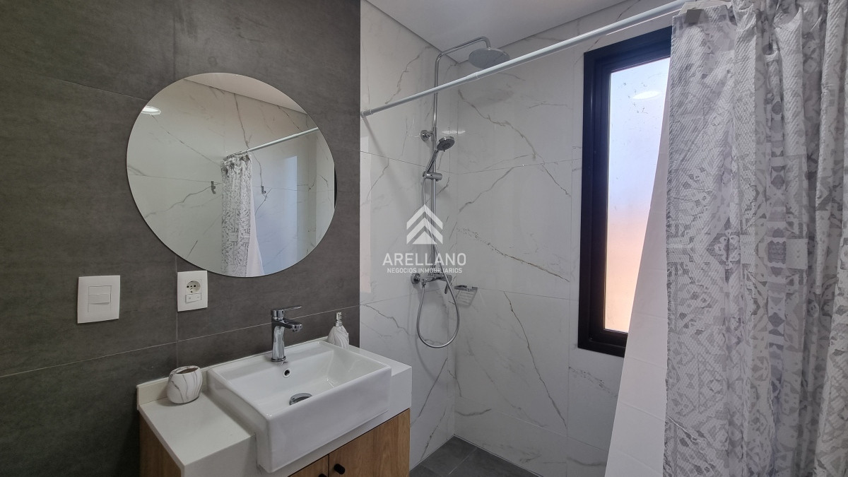 Casa ID.5160 - Casa Venta 2 Dormitorios 2 Baños, Piscina en Punta Colorada - LINK PC II