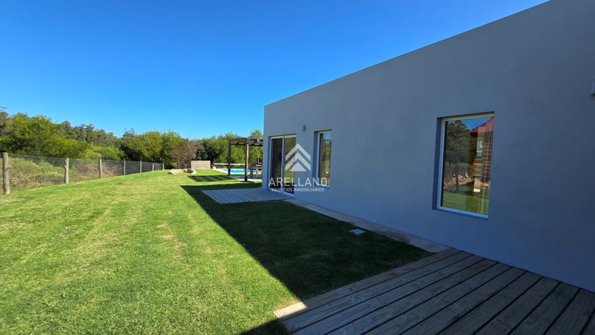 Casa ID.5159 - Casa Venta 2 Dormitorios 2 Baños, Piscina en Punta Colorada - LAZURITA