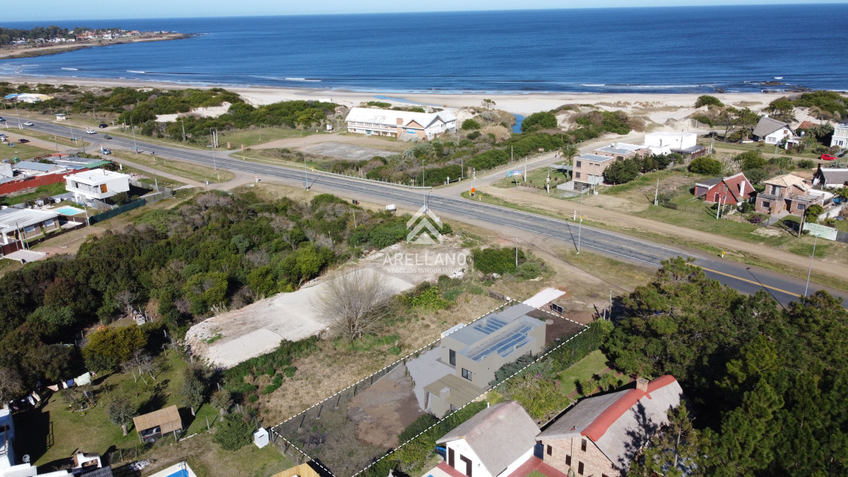 Casa ID.5182 - Casa Venta A Estrenar de 3 Dormitorios 2 Baños en Playa Hermosa - RENACER