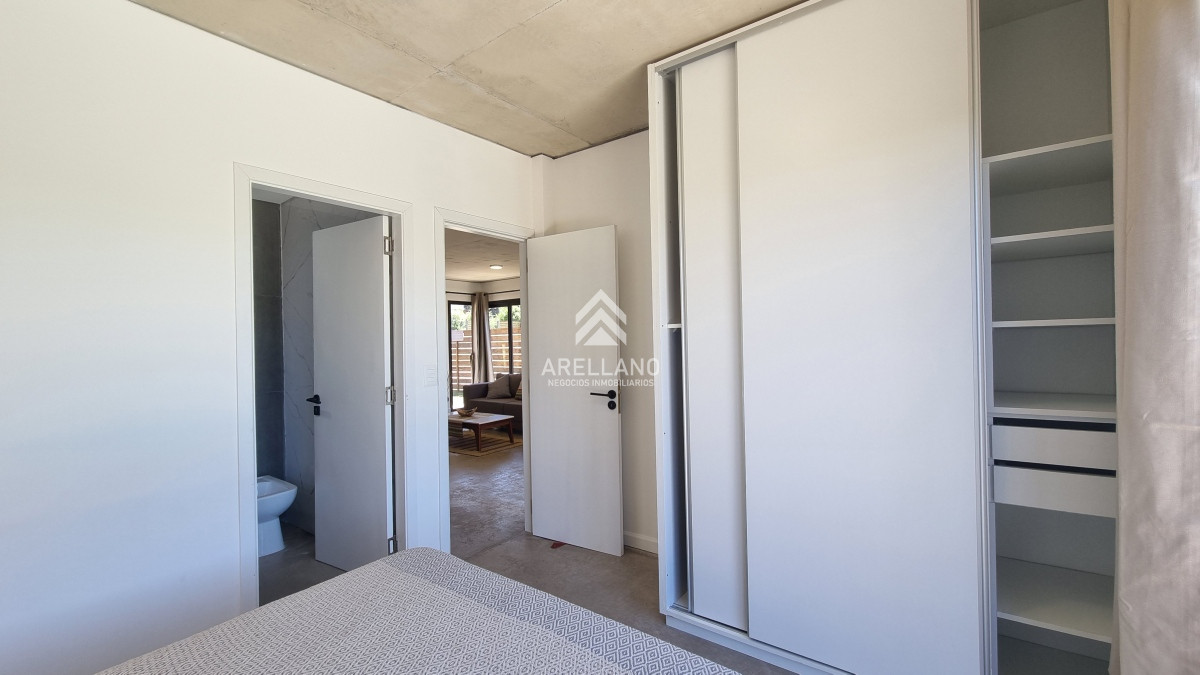 Casa ID.5160 - Casa Venta 2 Dormitorios 2 Baños, Piscina en Punta Colorada - LINK PC II
