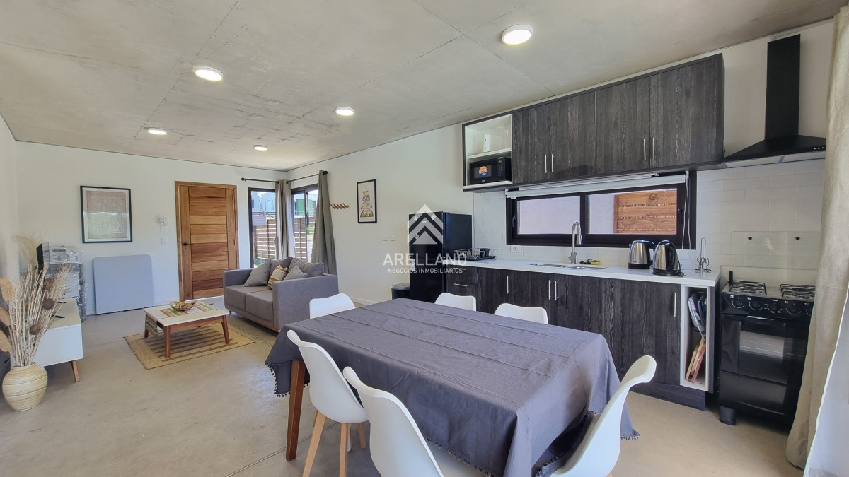 Casa ID.5160 - Casa Venta 2 Dormitorios 2 Baños, Piscina en Punta Colorada - LINK PC II