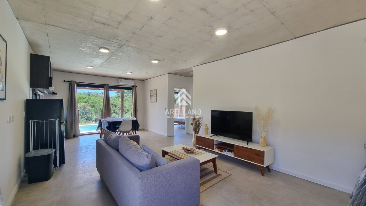 Casa ID.5160 - Casa Venta 2 Dormitorios 2 Baños, Piscina en Punta Colorada - LINK PC II