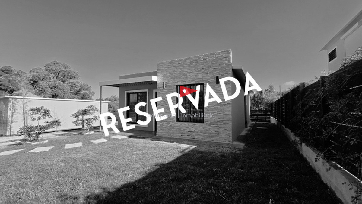 Casa ID.92 - Casa Venta 2 Dormitorios 1 Baño, Piscina en Las Flores - MANDARINA