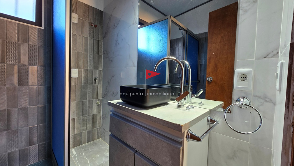 Casa ID.92 - Casa Venta 2 Dormitorios 1 Baño, Piscina en Las Flores - MANDARINA