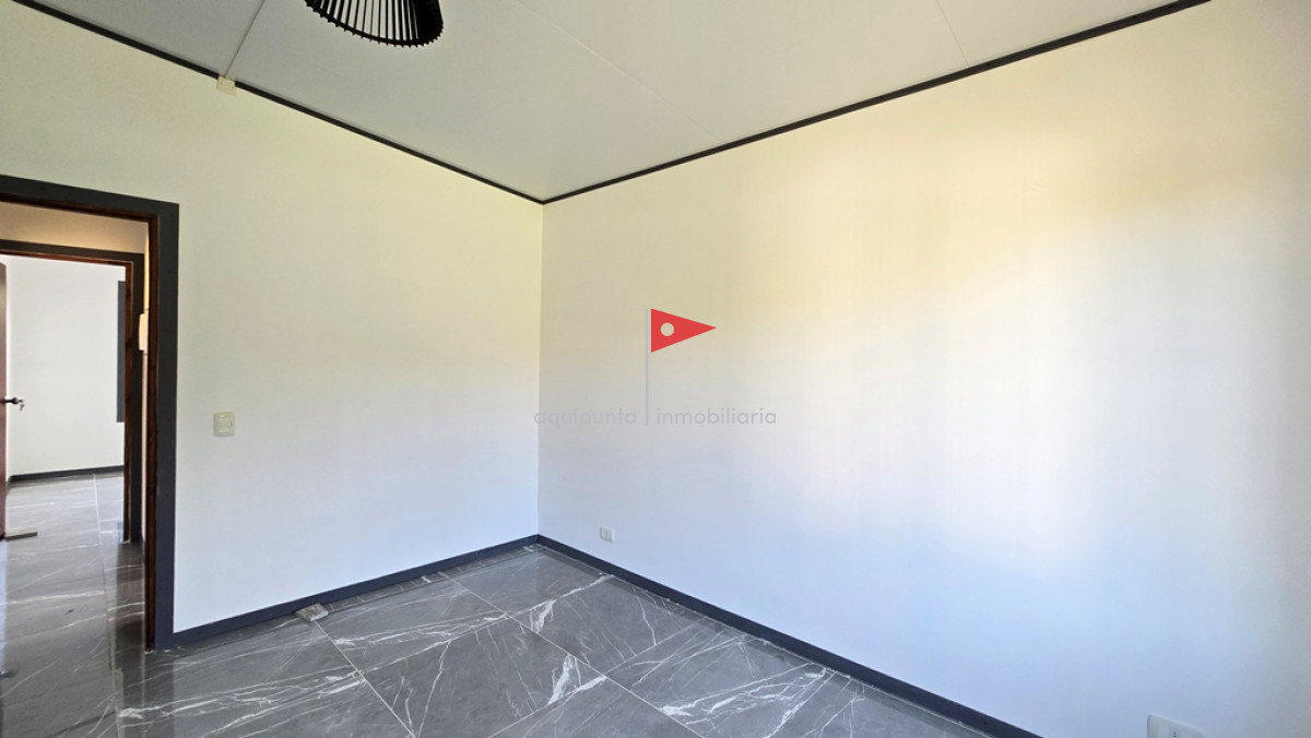 Casa ID.92 - Casa Venta 2 Dormitorios 1 Baño, Piscina en Las Flores - MANDARINA