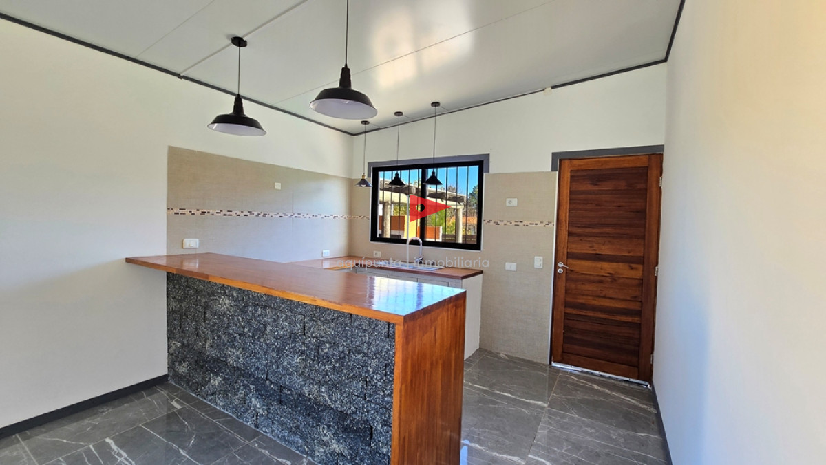 Casa ID.92 - Casa Venta 2 Dormitorios 1 Baño, Piscina en Las Flores - MANDARINA