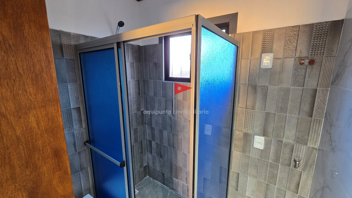 Casa ID.92 - Casa Venta 2 Dormitorios 1 Baño, Piscina en Las Flores - MANDARINA