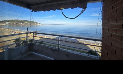Apartamento Frente al Mar de 3 Dormitorios 2 Baños en Piriapolis - LA RIVIERA