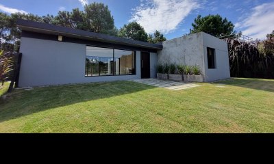 Casa Venta 3 Dormitorios 2 Baños, en Punta Colorada - CAYENA II