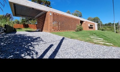 Casa Venta a Estrenar de 3 Dormitorios 2 Baños, Piscina en Punta Colorada - VANCOUVER