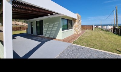 Casa Venta 2 Dormitorios 2 Baños, Piscina en Punta Colorada - P. MARTILLO