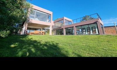 Casa Venta 3 Dormitorios 3 Baños, Piscina en Punta Colorada - KARNAK
