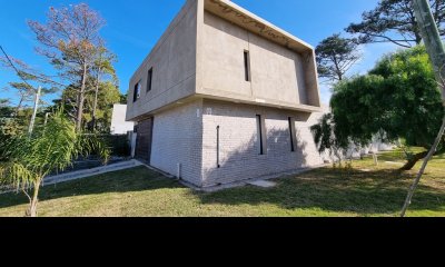 Casa Venta 3 Dormitorios 2 Baños, Piscina en San Francisco - MONA LISA