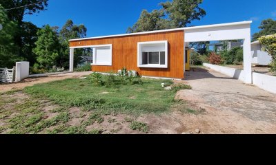 Casa Venta 2 Dormitorios 1 Baño en Punta Colorada - PAPRIKA