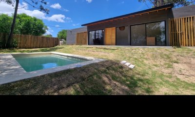 Casa Venta 2 Dormitorios 2 Baños, Piscina en Punta Colorada - TUNAS
