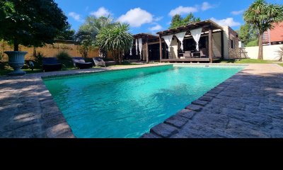 Casa Venta de 2 Dormitorios 1 Baño, Piscina en Playa Hermosa - REGINA