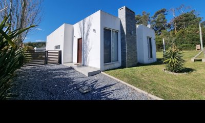 Casa Venta 3 Dormitorios 2 Baños, Piscina en San Francisco - PERCHERON