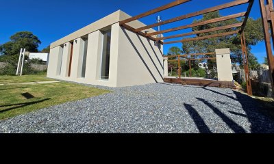 Casa Venta a Estrenar de 3 Dormitorios 3 Baños, Piscina, en Punta Colorada - DELMAR