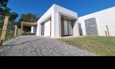 Casa Venta 2 Dormitorios 2 Baños, en Punta Colorada - HORUS I