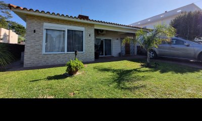 Casa Venta 2 Dormitorios 2 Baños, Barrio Los Ángeles - La Part des Anges