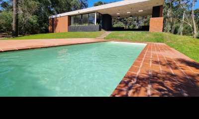 Casa Venta a Estrenar de 3 Dormitorios 3 Baños, Piscina en Punta Colorada - MONTREAL